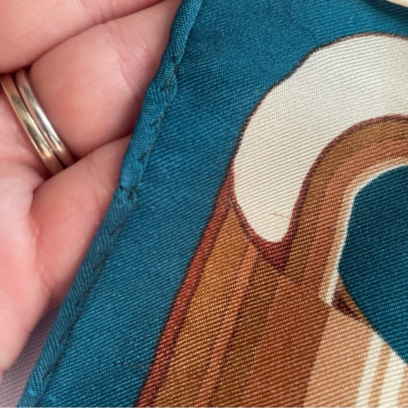 Vintage Perry Ellis Teal Pink White Tulip Flowers Floral 100% Silk Scarf 31" - Picture 4 of 9